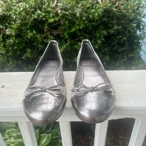 Tory Burch Verbena Patent toe Silver Snake Skin bow ballerina Flats